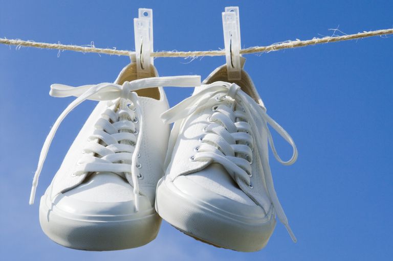 10 Maneras de prevenir los zapatos malolientes y los pies malolientes