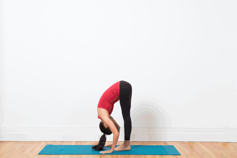 10 Posturas de yoga que debes hacer todos los días