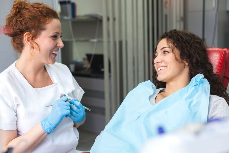 4 Formas en que los dentistas pueden detener la fobia dental y la ansiedad