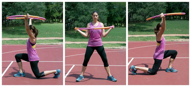 Cómo usar un Hula Hoop con pesas como equipo para hacer ejercicio