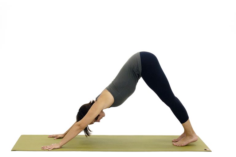 Variaciones de la postura del yoga en el ángulo lateral extendido