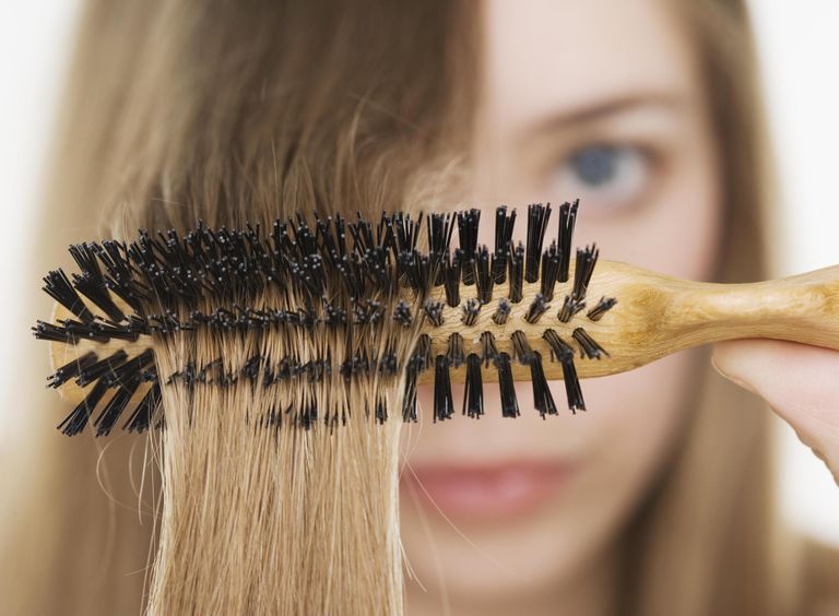 Pérdida de cabello en mujeres: Separación de mitos a partir de hechos