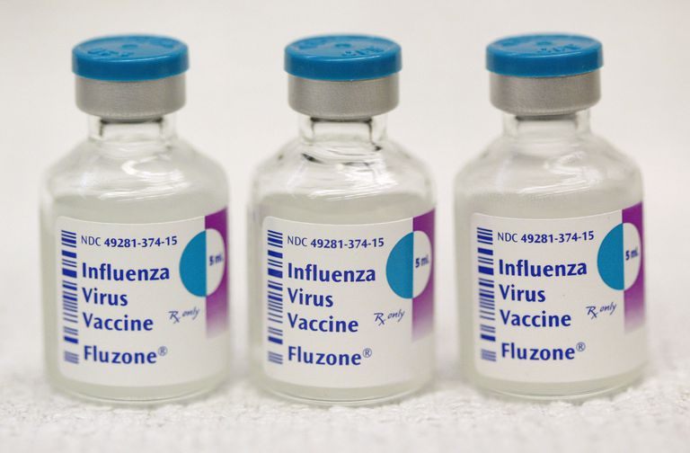 Cómo funcionan las vacunas contra la gripe y por qué a veces no las hacen