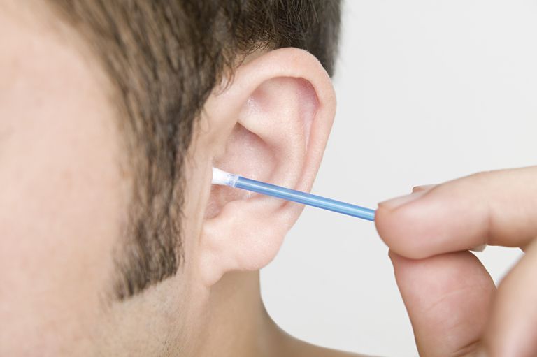 Cómo quitar la cera del oído