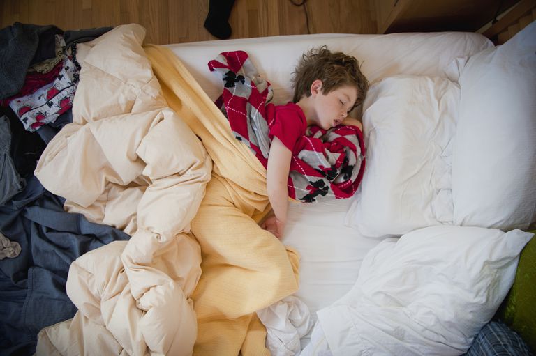 ¿Qué causa el sonambulismo en los niños y las mejores maneras de detenerlo? Dis Trastornos del sueño