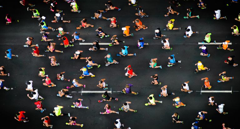 ¿Cuál es un buen tiempo de finalización para correr un maratón?