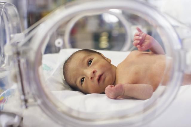 ¿Qué es el conducto arterioso permeable en bebés prematuros?