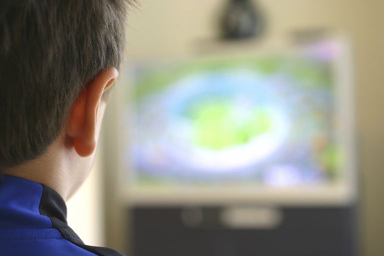 10 Razones para permitir que los niños autistas vean televisión y videos