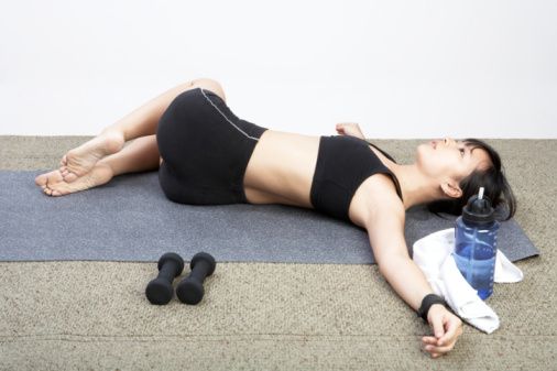 6 Estiramientos esenciales para reducir el dolor de espalda
