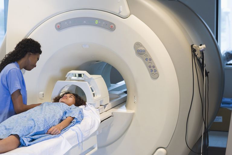 ¿Estoy expuesto a la radiación durante una exploración de MRI?