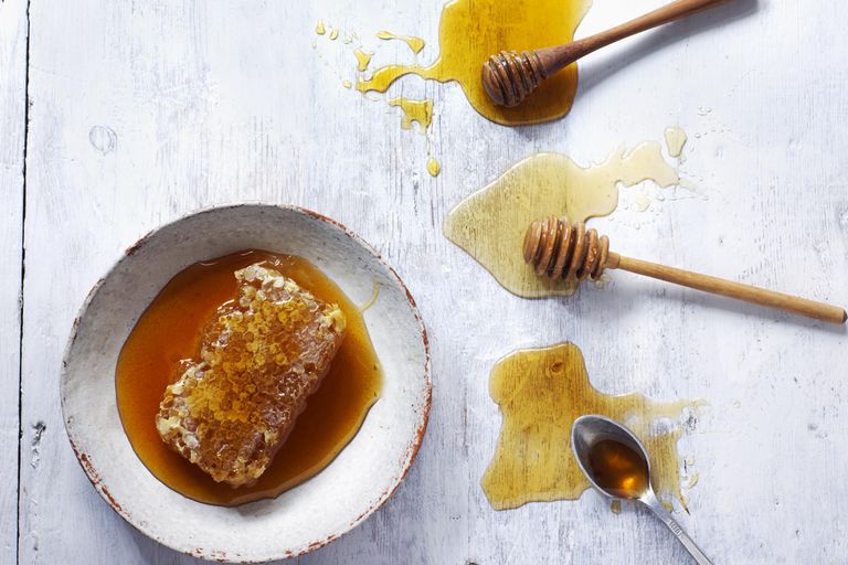 ¿La miel puede ayudar a sanar heridas?