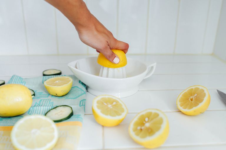 ¿Puedes usar jugo de limón para las cicatrices del acné?