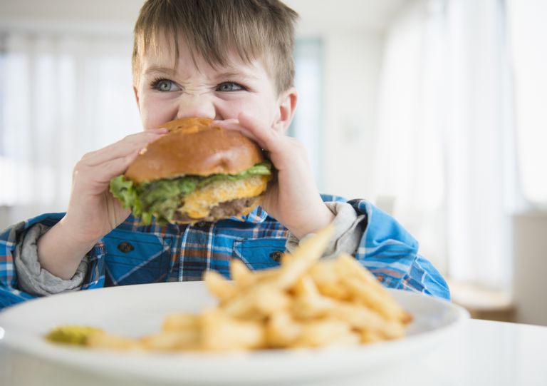 Los patrones dietéticos que aumentan el riesgo de obesidad infantil