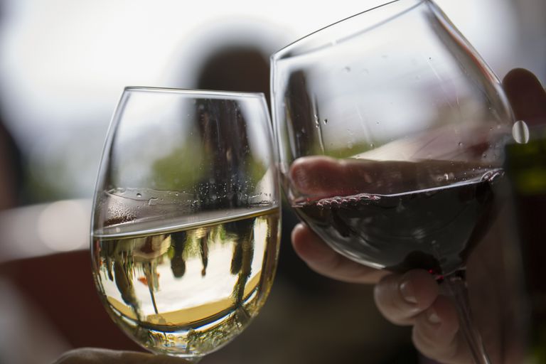 ¿El alcohol desencadena dolores de cabeza y migrañas?