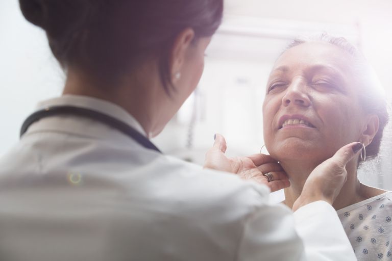 ¿La histerectomía aumenta el riesgo de cáncer de tiroides?