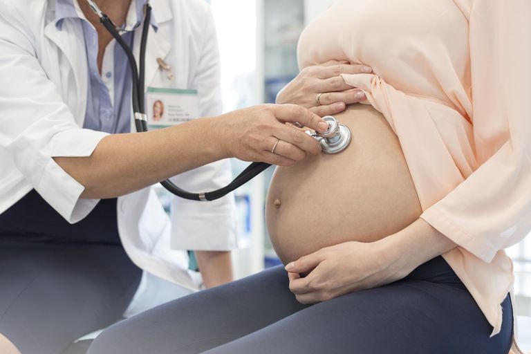 ¿La edad materna afecta el embarazo?