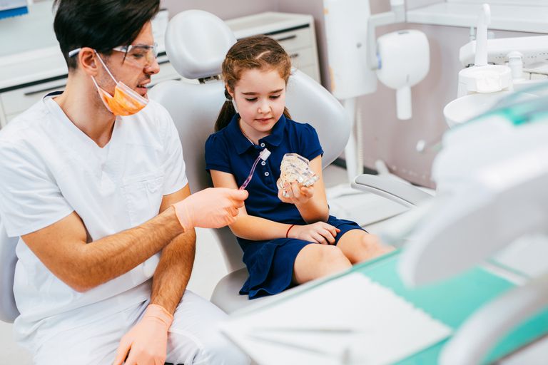 Encontrar el dentista adecuado para su hijo con necesidades especiales