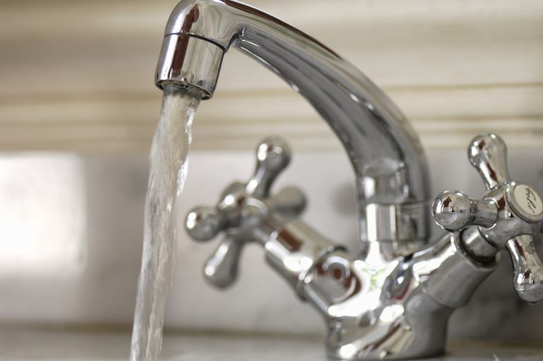 Gobierno reduce los niveles recomendados de flúor en el agua