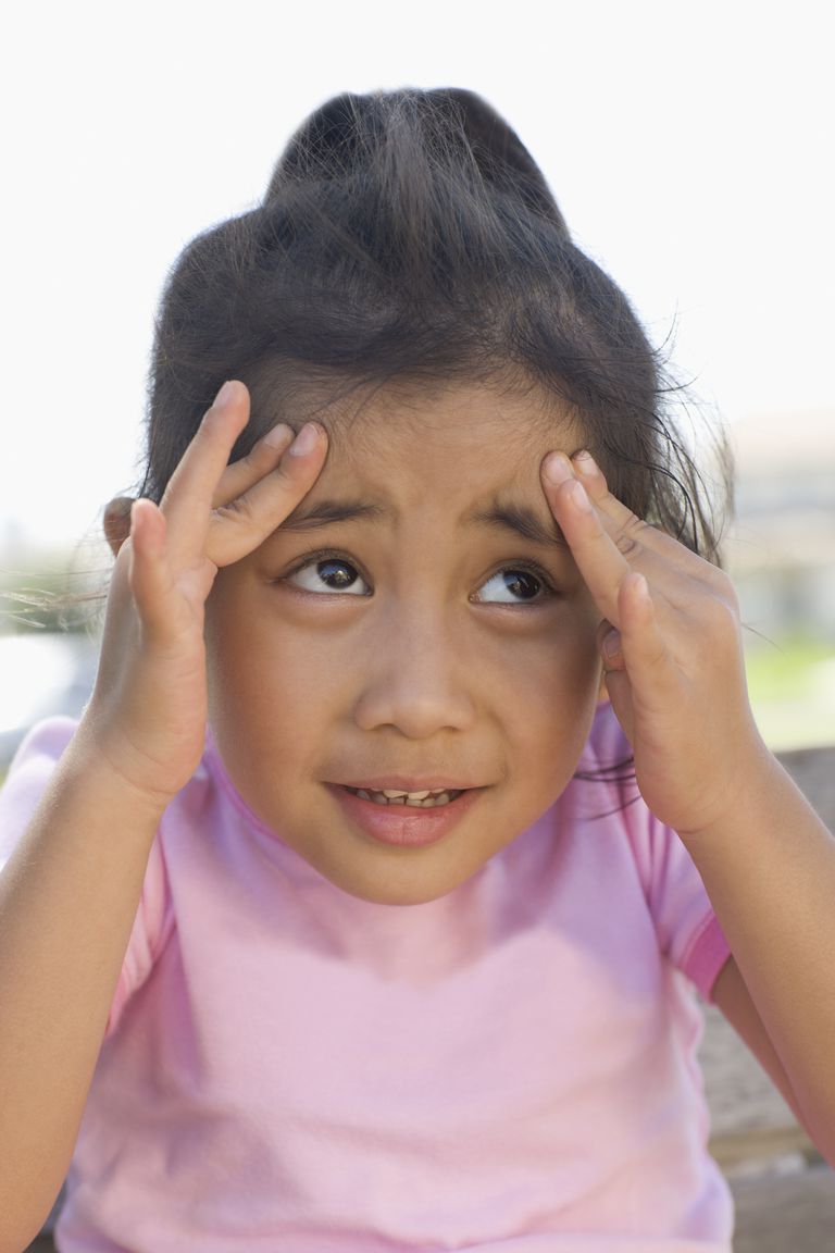 Una guía para los signos y síntomas de los tumores cerebrales en los niños