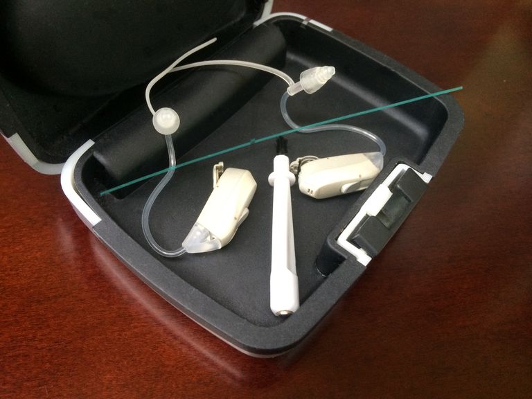 Cuidado y mantenimiento de audífonos