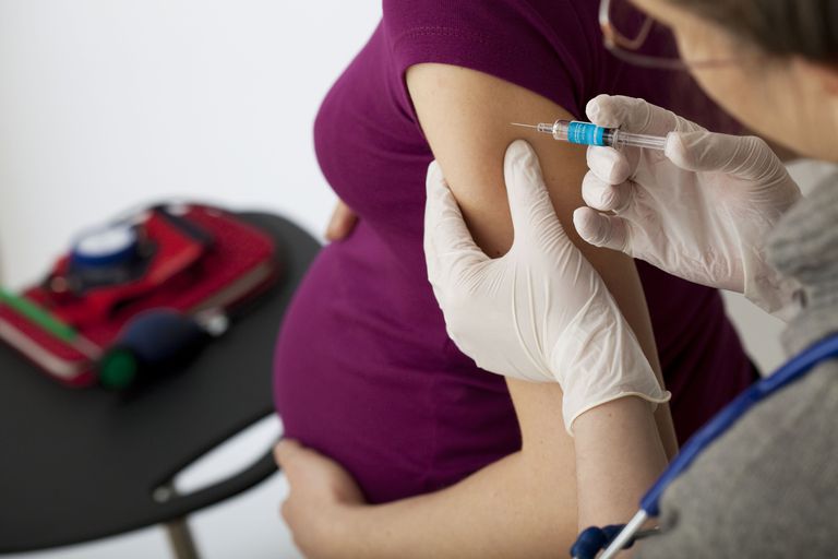 Cómo afecta la gripe a las mujeres embarazadas