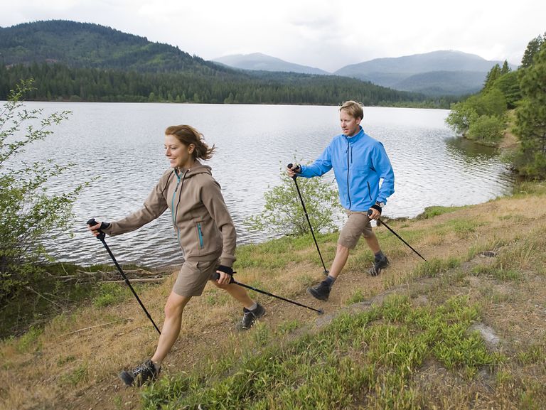 Cómo elegir los mejores bastones para caminar o bastones de trekking