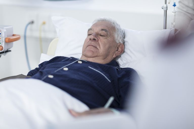 Cómo mejorar su sueño durante una estadía en el hospital