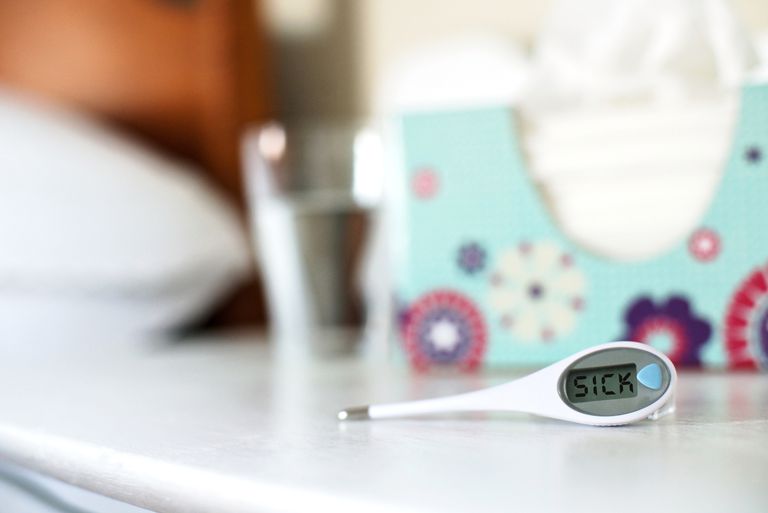 Cómo usar un termómetro para detectar fiebre