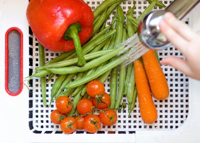 Cómo lavar frutas y verduras