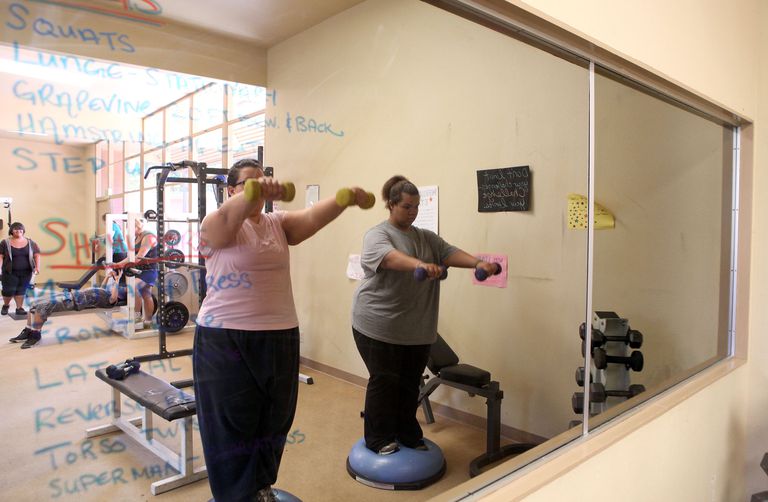 Cómo el entrenamiento con pesas mejora la pérdida de peso y combate la obesidad