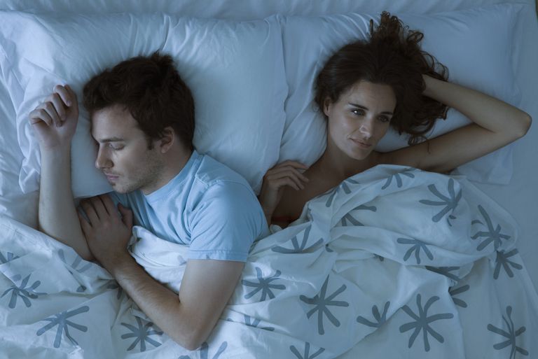 Las 10 peores formas de arruinar el sueño y causar insomnio con malos hábitos