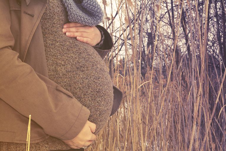 Manejando la enfermedad de la tiroides durante y después de su embarazo