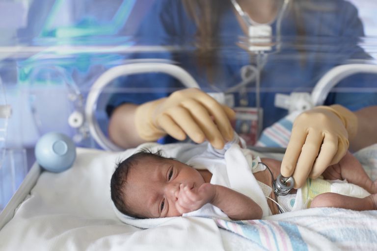 Infecciones neonatales por herpes en recién nacidos