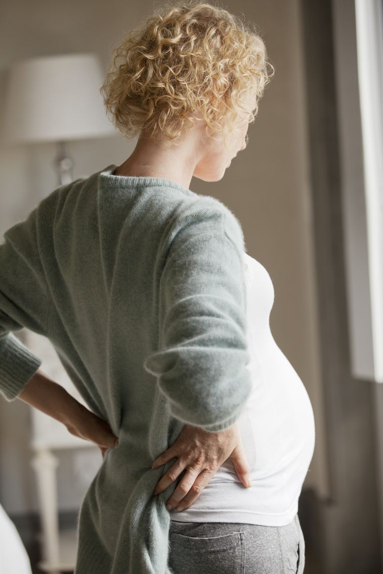 Dolor crónico insta La inestabilidad de la articulación pélvica suele estar relacionada con el embarazo, ya sea durante el embarazo o después del parto. El dolor pélvico en el embarazo puede estar relacionado con el músculo de la cintura pélvica (la cintura pélvica se refiere a los huesos que forman la pelvis) o la laxitud del ligamento.