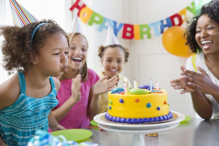 Planifique una fiesta de cumpleaños perfecta libre de alérgenos