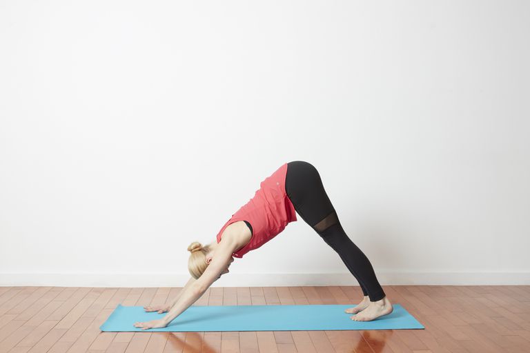 Posturas de yoga para prevenir el dolor de espalda mejorando la flexibilidad