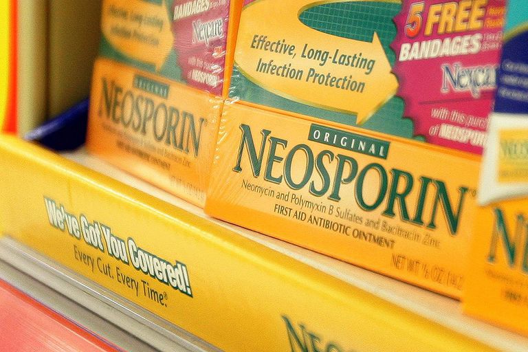 ¿Debería usar Neosporin en su corte?