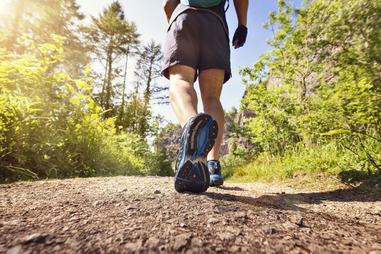 ¿Debería caminar 10,000 pasos por día para perder peso?