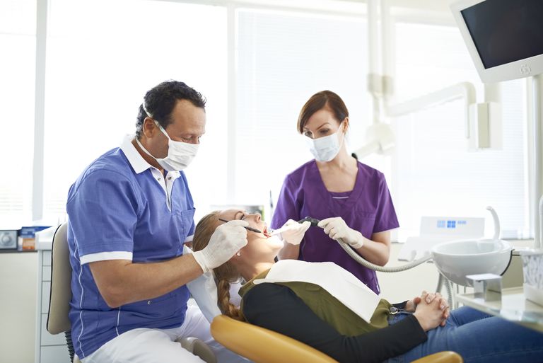Cosas que deben saber los pacientes con tiroides en el dentista