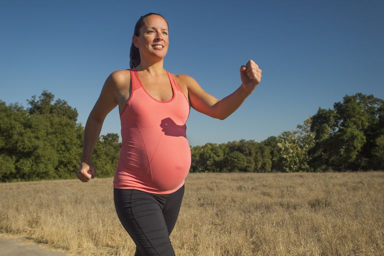 Caminar para hacer ejercicio en el embarazo