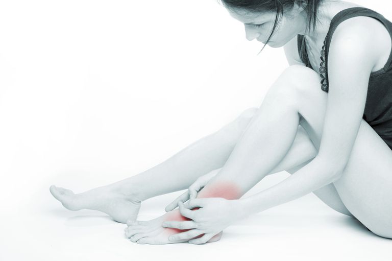 ¿Cuáles son las causas de la inflamación del tobillo?