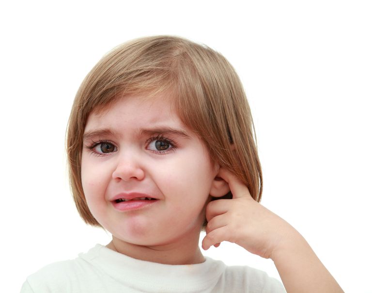 ¿Qué causa un dolor de oído?
