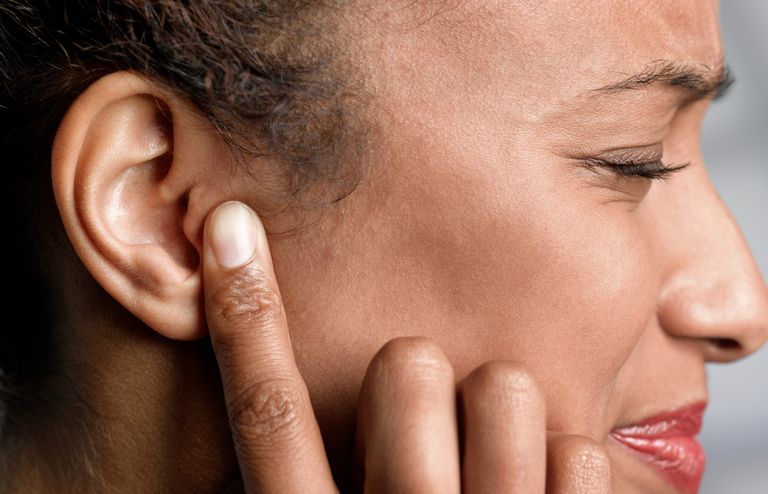 ¿Qué causa un tambor de oído roto?