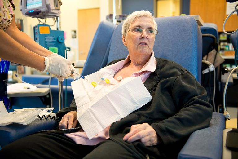 ¿Qué es la quimioterapia intraperitoneal para el cáncer de ovario?