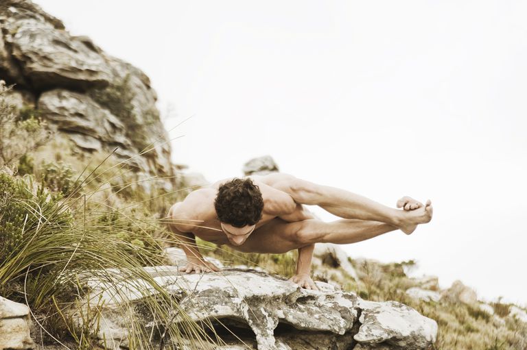 Lo que debe saber antes de probar una clase de yoga desnudo