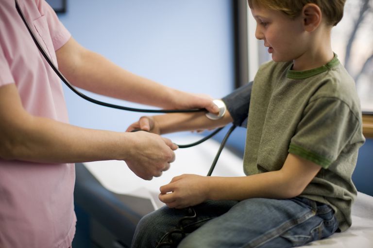 Cuándo y cómo medir la presión arterial de su hijo