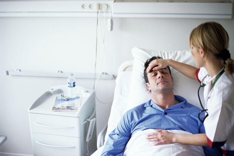 ¿Cuándo se convierte la fiebre después de la cirugía en una preocupación?