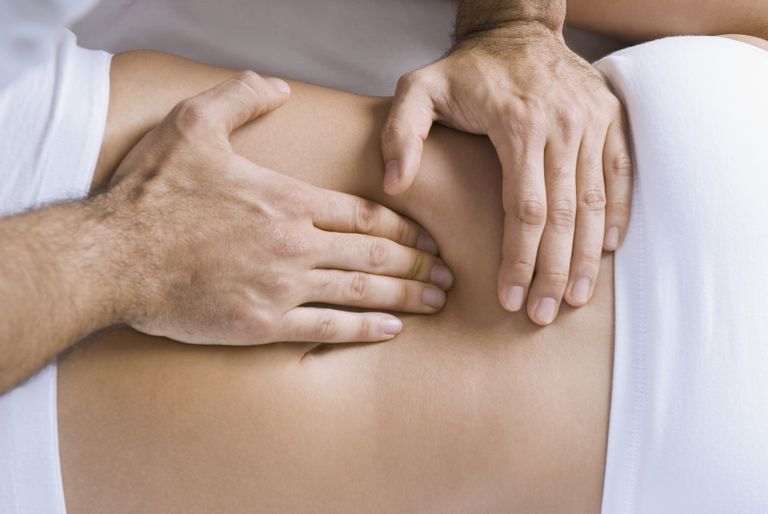 ¿A quién debería ver sobre mi dolor de espalda, un quiropráctico u ortopedista?