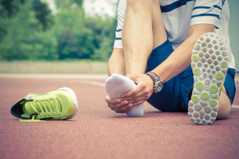 ¿Por qué siento dolor en el pie después de correr?