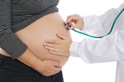 Por qué las mujeres embarazadas necesitan insistir en una prueba tiroidea